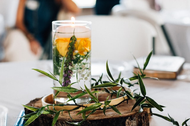 A floating candle as natural Christmas decoration